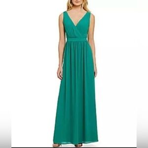 Badgley Mischka Belle Emerald Green Long Sleeveless Formal Gown Dress Size 4